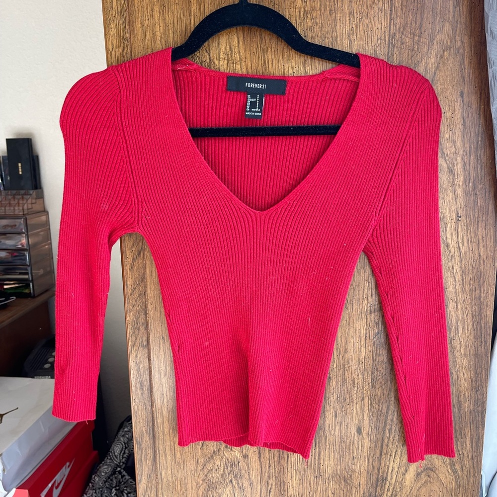 Red V-Neck Forever 21 Mid Sleeve Sweater size small